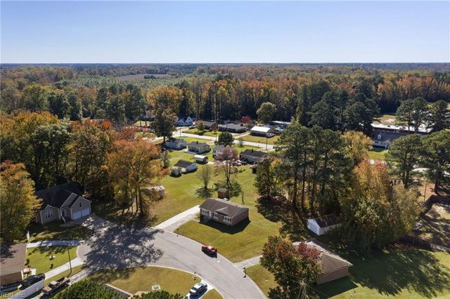 1446 Chancellor CT, Suffolk, VA 23434