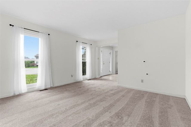 1270 Barnstaple Dr, South Park, PA 15129