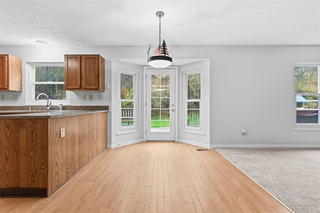 1270 Barnstaple Dr, South Park, PA 15129