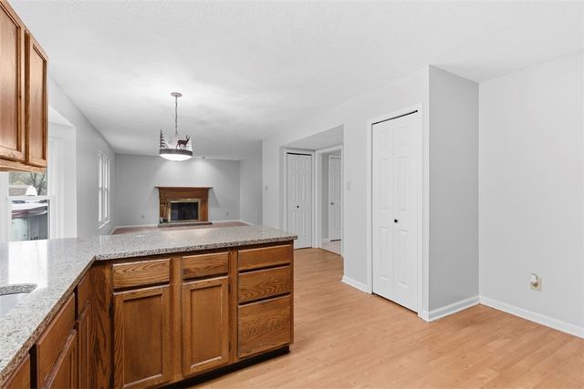 1270 Barnstaple Dr, South Park, PA 15129