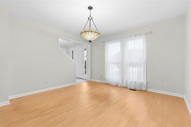 1270 Barnstaple Dr, South Park, PA 15129