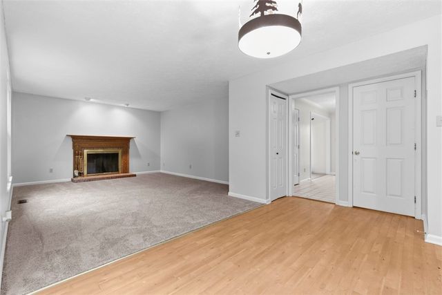 1270 Barnstaple Dr, South Park, PA 15129