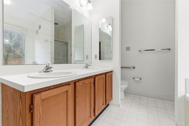 1270 Barnstaple Dr, South Park, PA 15129