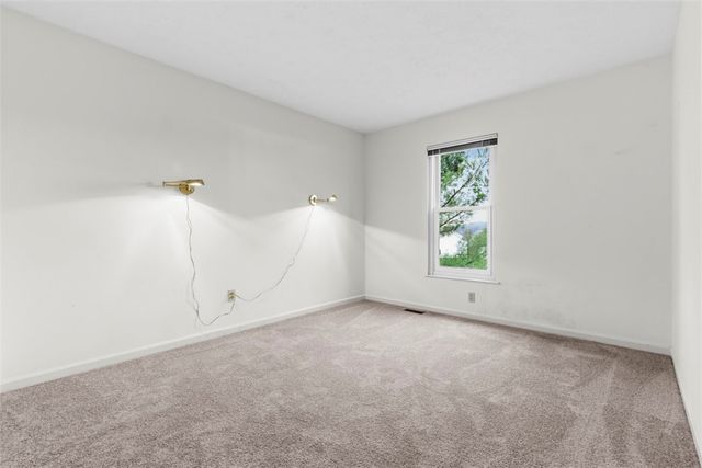 1270 Barnstaple Dr, South Park, PA 15129