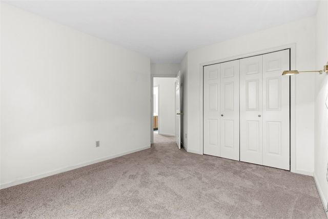 1270 Barnstaple Dr, South Park, PA 15129