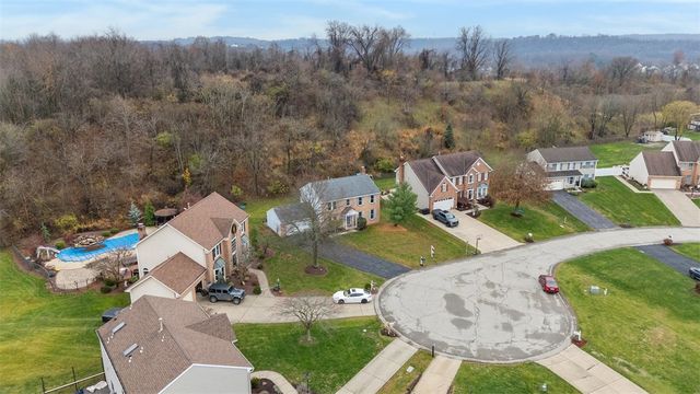 1270 Barnstaple Dr, South Park, PA 15129