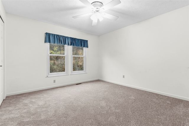 1270 Barnstaple Dr, South Park, PA 15129