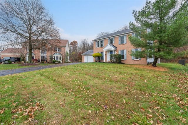 1270 Barnstaple Dr, South Park, PA 15129