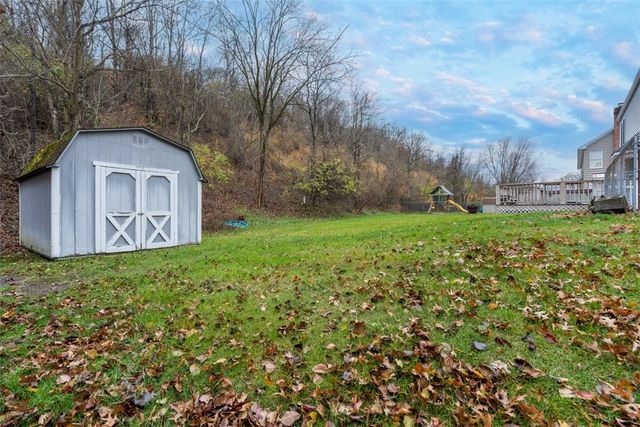 1270 Barnstaple Dr, South Park, PA 15129