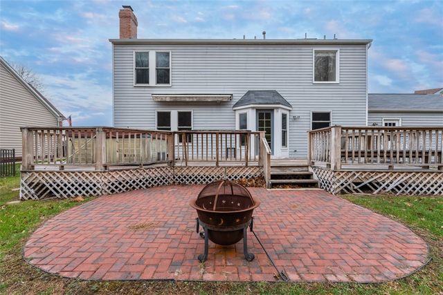 1270 Barnstaple Dr, South Park, PA 15129