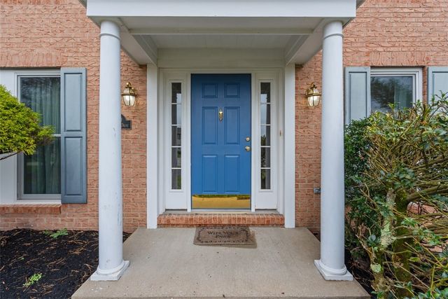 1270 Barnstaple Dr, South Park, PA 15129