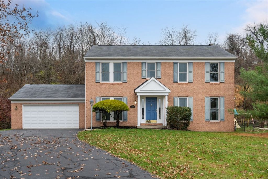 1270 Barnstaple Dr, South Park, PA 15129