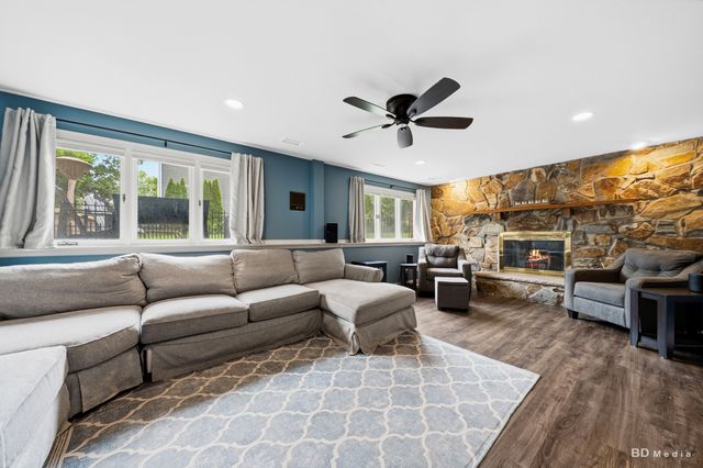 105 Azalea Road, Frankfort, IL 60423