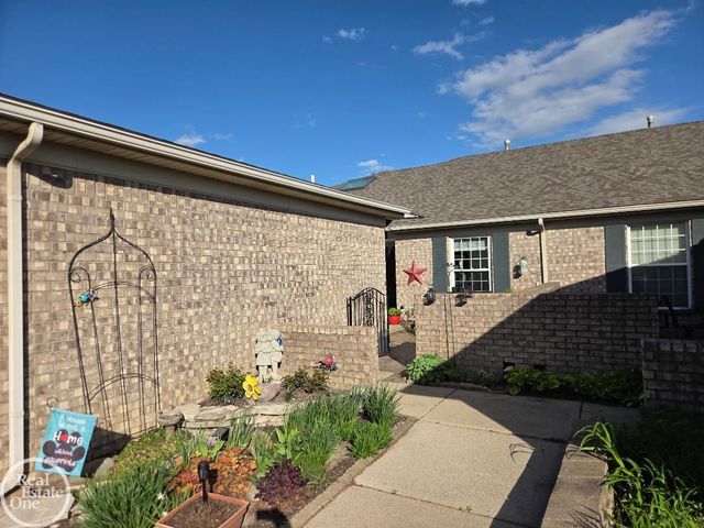50140 Raleigh Court, Macomb, MI 48044