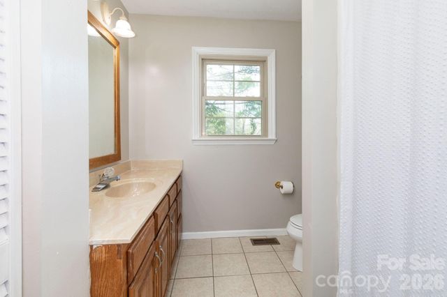121 Churchill Downs Drive, Fairview, NC 28730