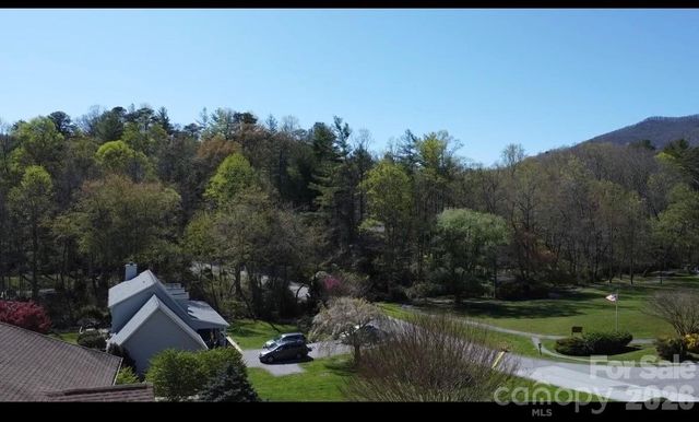 121 Churchill Downs Drive, Fairview, NC 28730