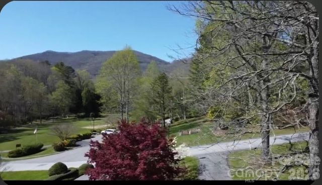 121 Churchill Downs Drive, Fairview, NC 28730