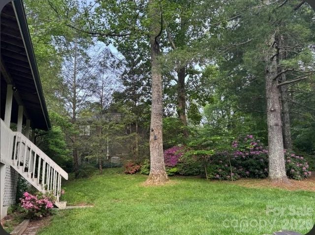 121 Churchill Downs Drive, Fairview, NC 28730
