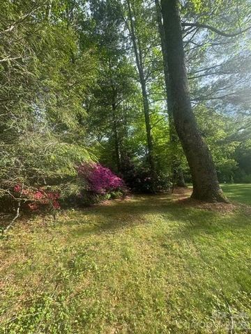 121 Churchill Downs Drive, Fairview, NC 28730