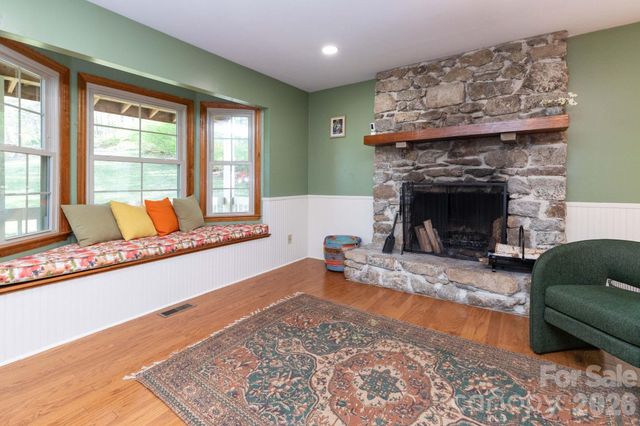 121 Churchill Downs Drive, Fairview, NC 28730