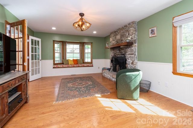 121 Churchill Downs Drive, Fairview, NC 28730