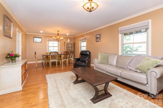 121 Churchill Downs Drive, Fairview, NC 28730