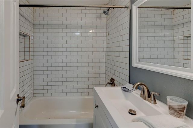 204 S Rogers Street, Independence, MO 64050