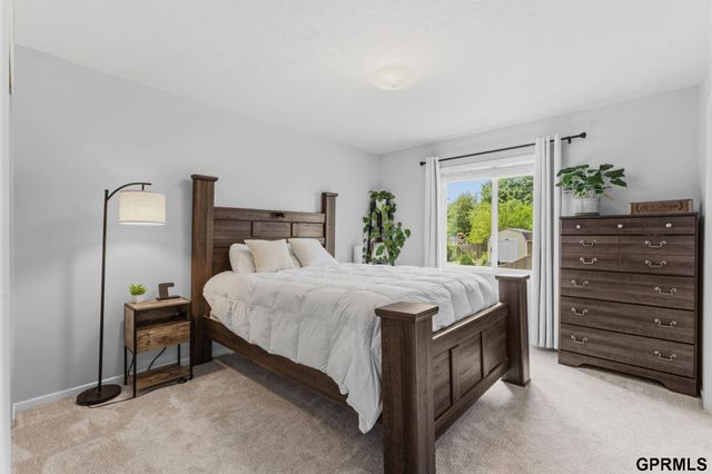 2134 N 166Th Street, Omaha, NE 68116