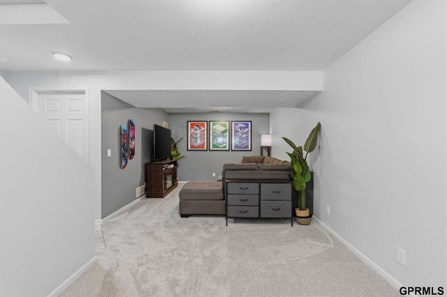 2134 N 166Th Street, Omaha, NE 68116