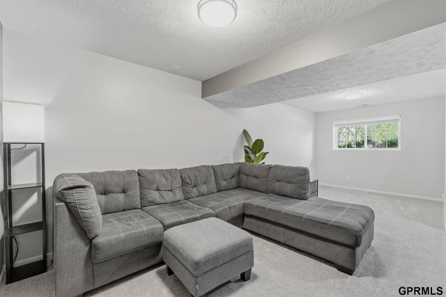 2134 N 166Th Street, Omaha, NE 68116