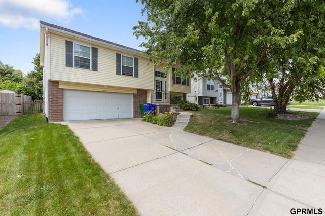 2134 N 166Th Street, Omaha, NE 68116