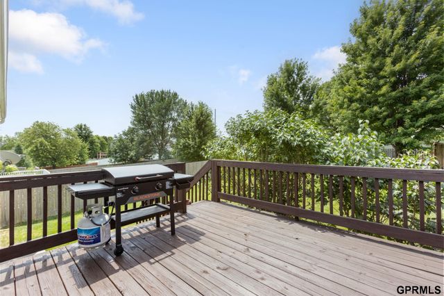 2134 N 166Th Street, Omaha, NE 68116