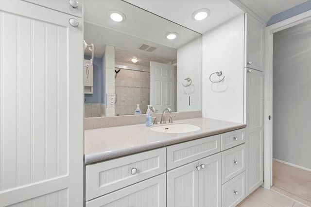 38706 Roycroft Street, Livonia, MI 48154