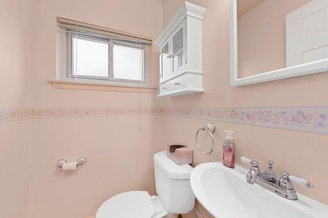 38706 Roycroft Street, Livonia, MI 48154