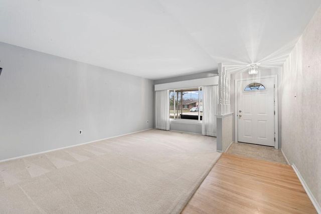 38706 Roycroft Street, Livonia, MI 48154