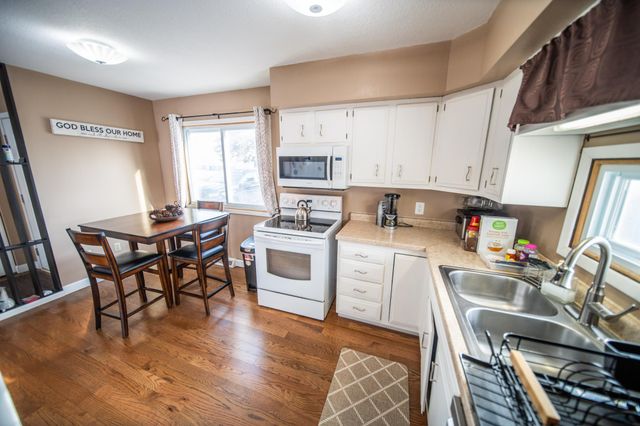 907 40th Street NW, Rochester, MN 55901