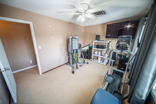 907 40th Street NW, Rochester, MN 55901