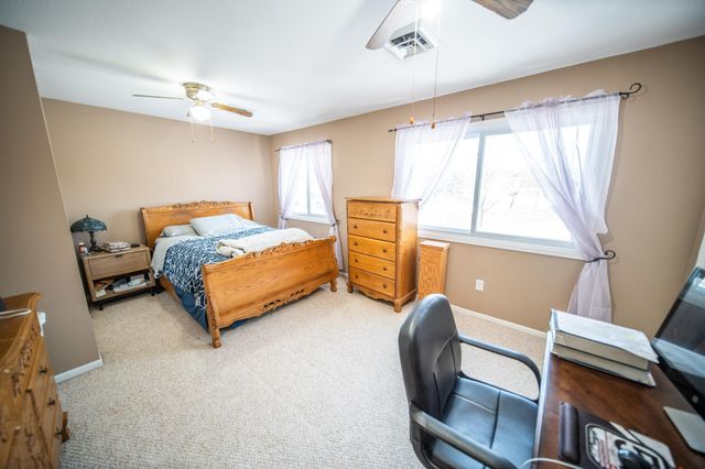 907 40th Street NW, Rochester, MN 55901