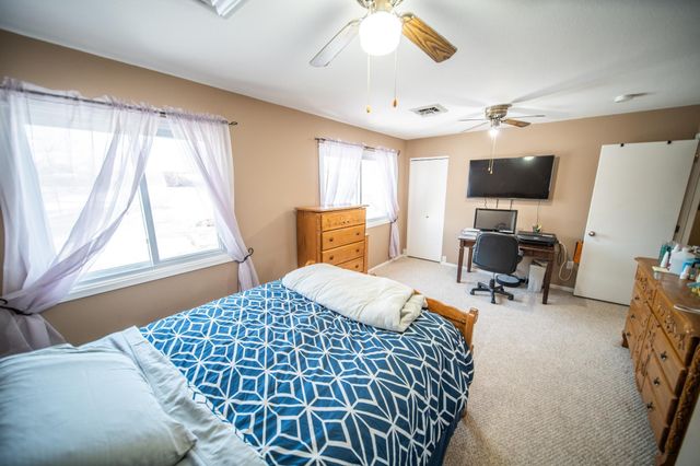 907 40th Street NW, Rochester, MN 55901