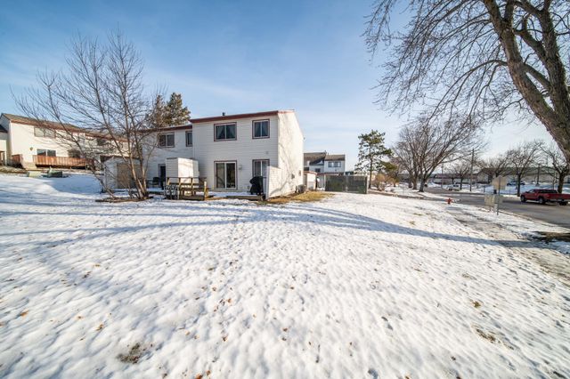 907 40th Street NW, Rochester, MN 55901