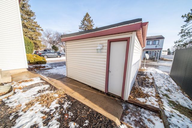 907 40th Street NW, Rochester, MN 55901