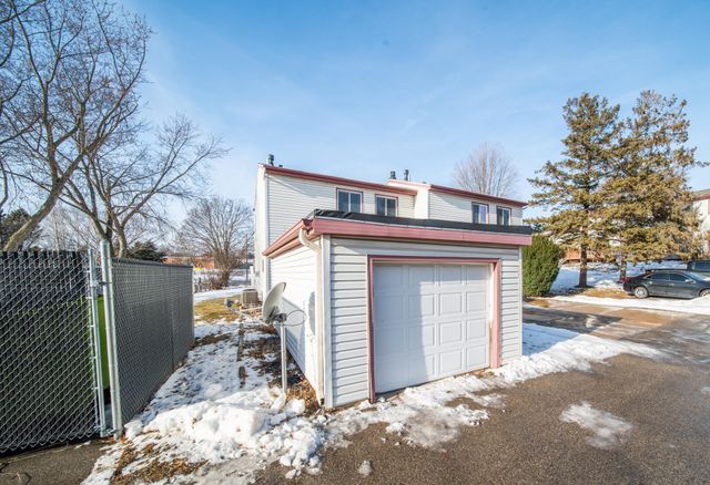 907 40th Street NW, Rochester, MN 55901