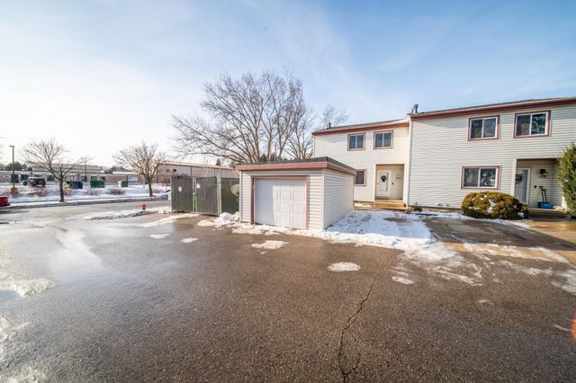 907 40th Street NW, Rochester, MN 55901