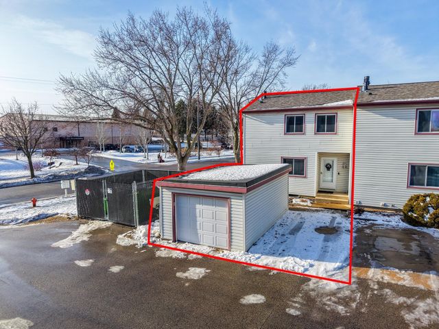 907 40th Street NW, Rochester, MN 55901