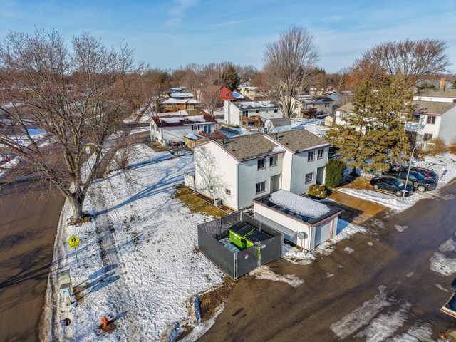 907 40th Street NW, Rochester, MN 55901