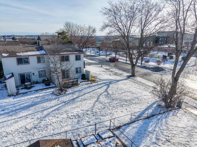 907 40th Street NW, Rochester, MN 55901