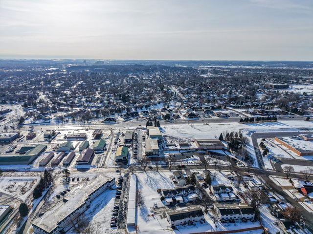 907 40th Street NW, Rochester, MN 55901