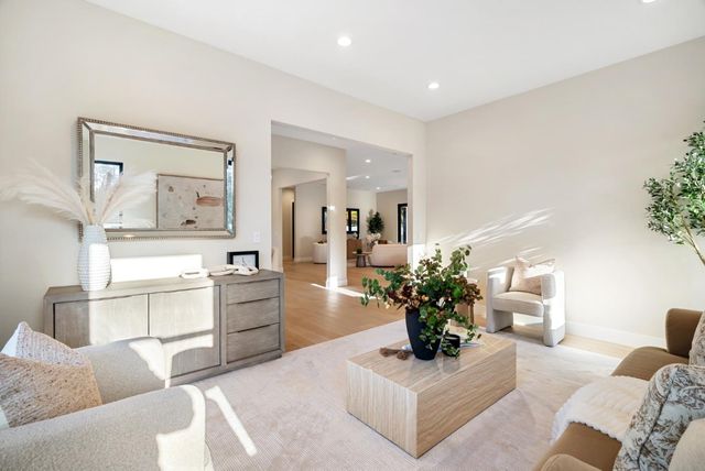 10476 S Stelling Road, Cupertino, CA 95014