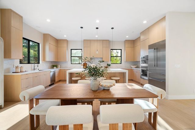 10476 S Stelling Road, Cupertino, CA 95014