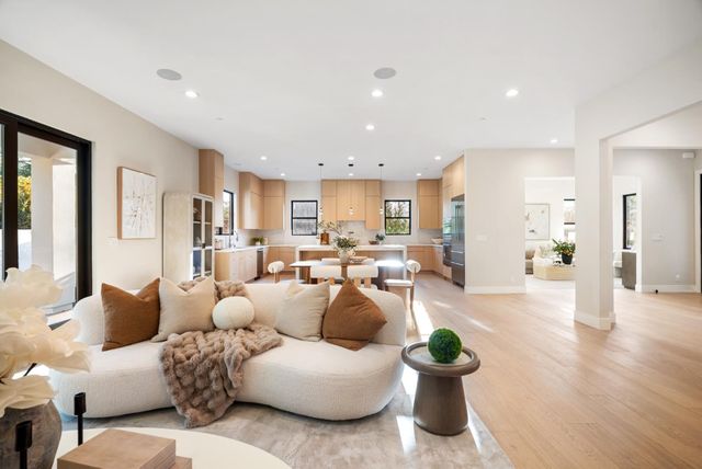 10476 S Stelling Road, Cupertino, CA 95014